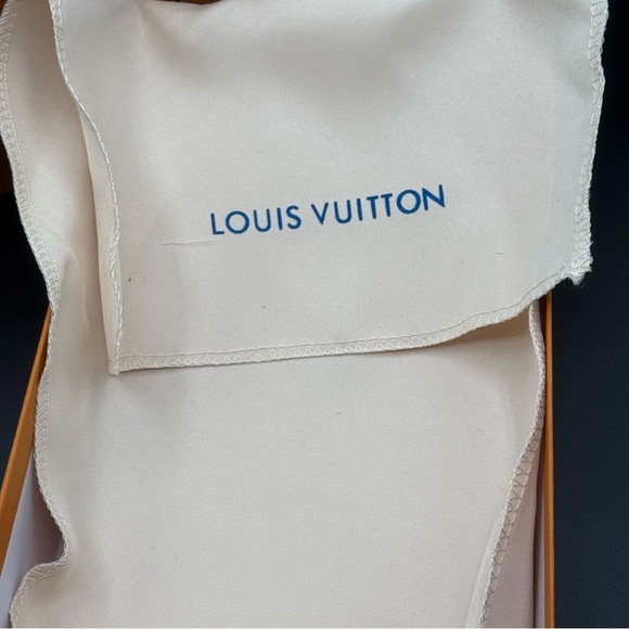 LV Box Logo Cap - Picture 10 of 10